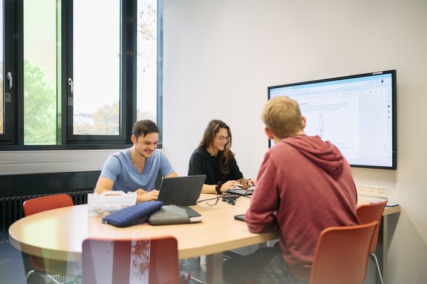 Studierende beim Lernen