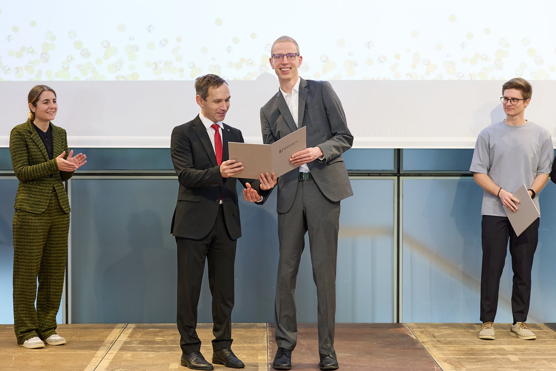 Prof. Schullerus und Lars Häcker