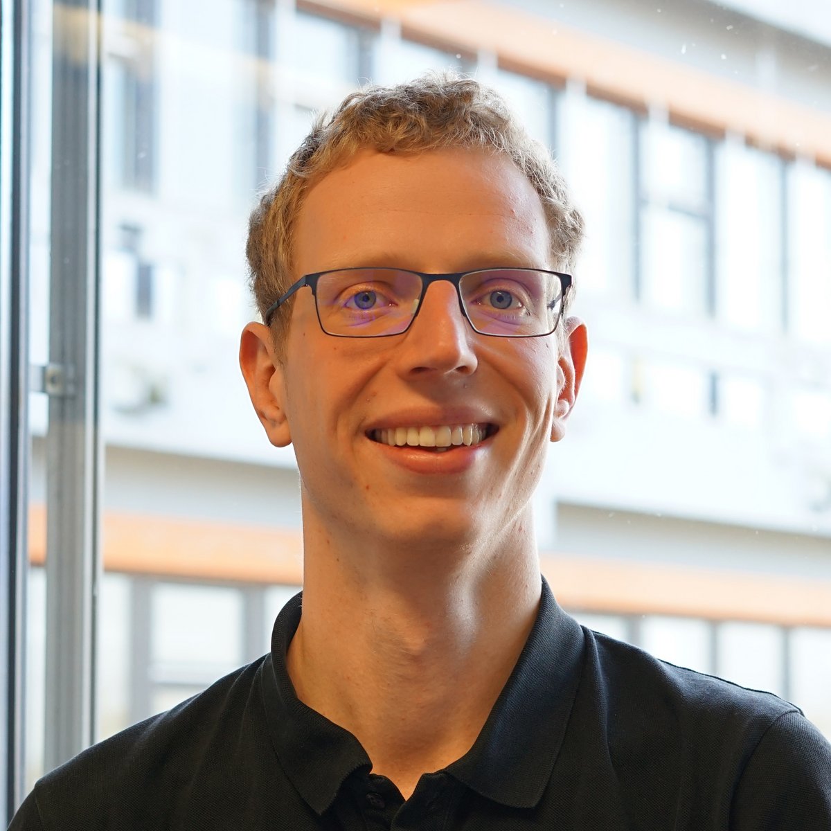 Lars Häcker | Life Sciences
